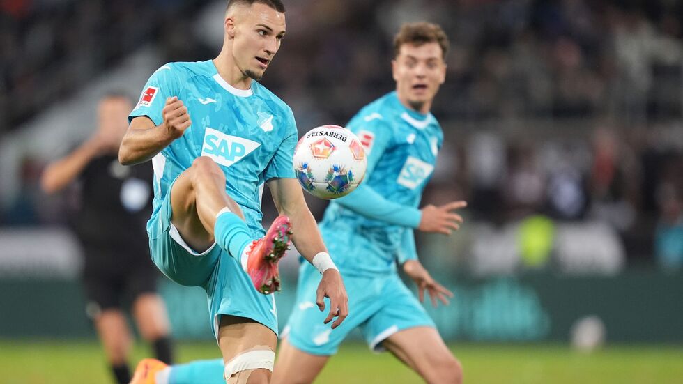 Hoffenheims Tim Lemperle (l) in Aktion. Hoffenheims Tim Lemperle (l) in Aktion.