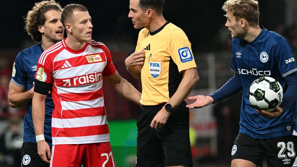 Viele Schiedsrichter, hier Harm Osmers, standen in der zweiten Pokal-Runde im Fokus.