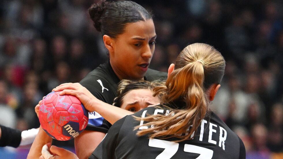 Die deutschen Handballerinnen ließen gegen Uruguay in der Abwehr wenig zu.