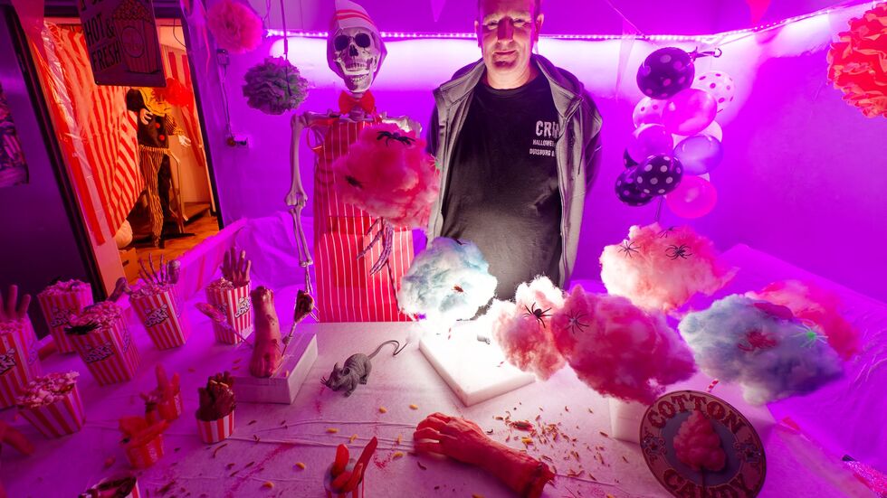 Bei Halloween-Fan Sven Wagner findet jeder das passende Leichenteil. 