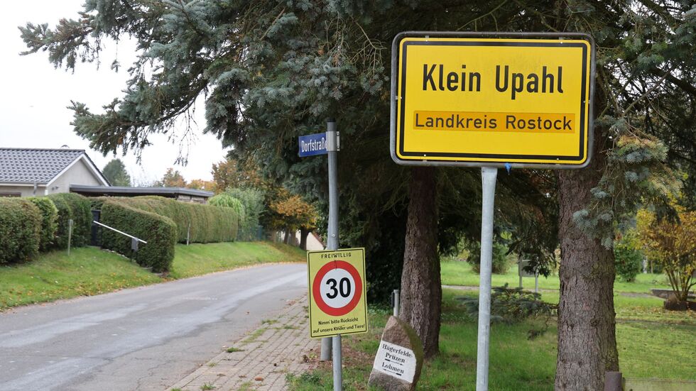 Nach umfangreicher Präsenz ist die Polizei inzwischen aus Klein Upahl abgezogen. 