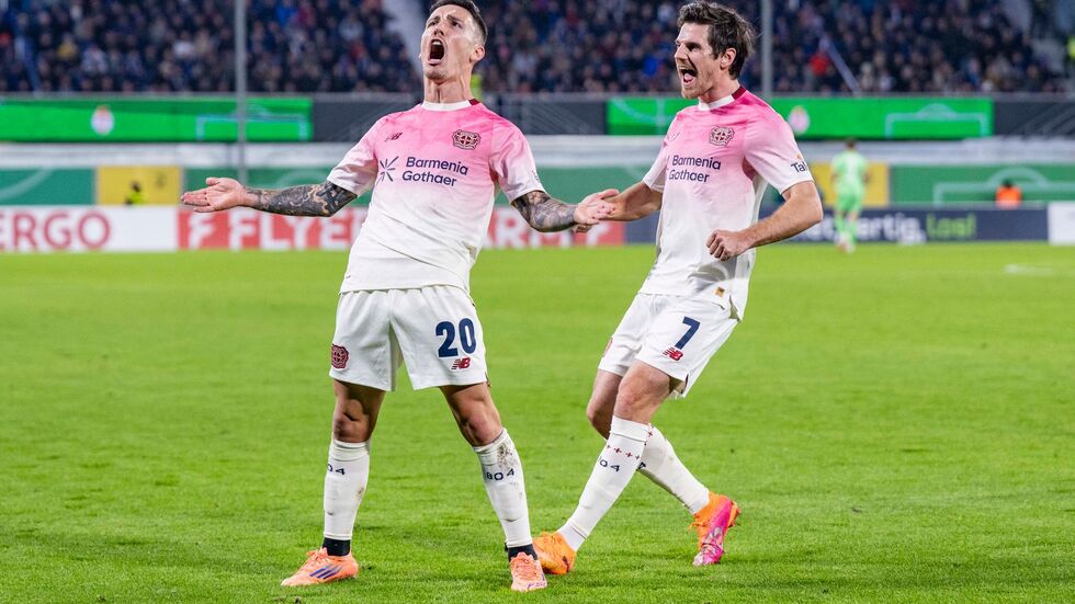 Álex Grimaldo sorgte per Freistoß für das 1:0 für Bayer Leverkusen.