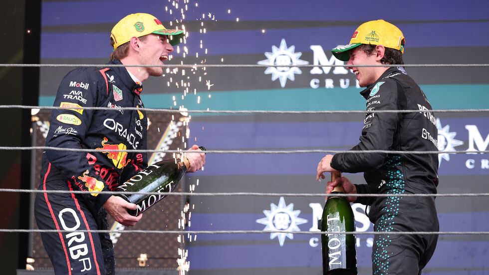 Eine Fahrt von Max Verstappen (l) für den Titel Weltmeister der Herzen. 
