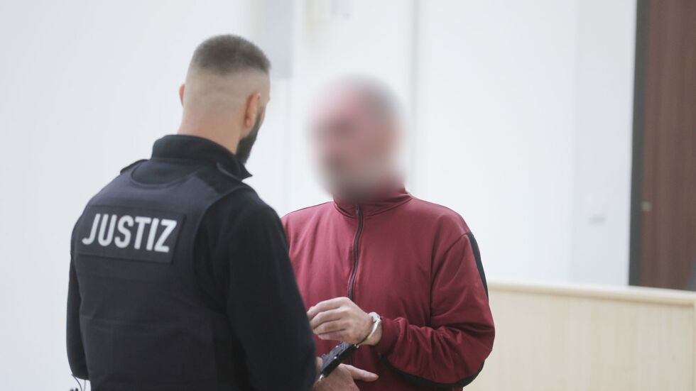 Der Angeklagte ließ über seinen Verteidiger erklären, dass er die Tat zutiefst bereue.