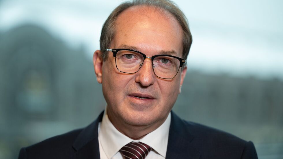 Bundesinnenminister Alexander Dobrindt (CSU) will mehr Rückführungen nach Syrien. (Archvfoto) Bundesinnenminister Alexander Dobrindt (CSU) will mehr Rückführungen nach Syrien. (Archvfoto)