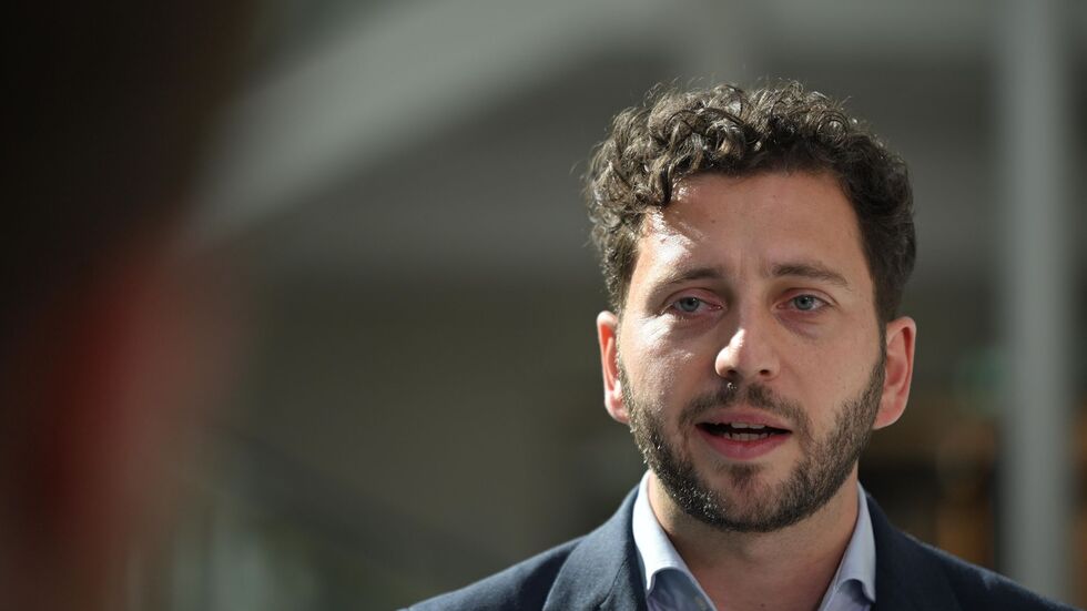 Grünen-Chef Felix Banaszak übte heftige Kritik. (Archivfoto)