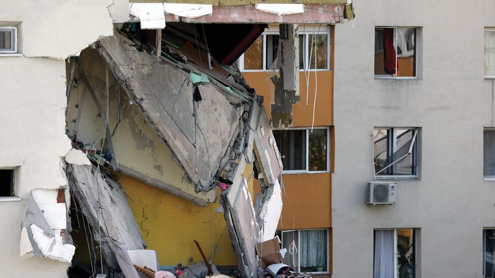 Rumäniens Ministerpräsident Ilie Bolojan sagte, dass das Gebäude wahrscheinlich abgerissen werden müsse.