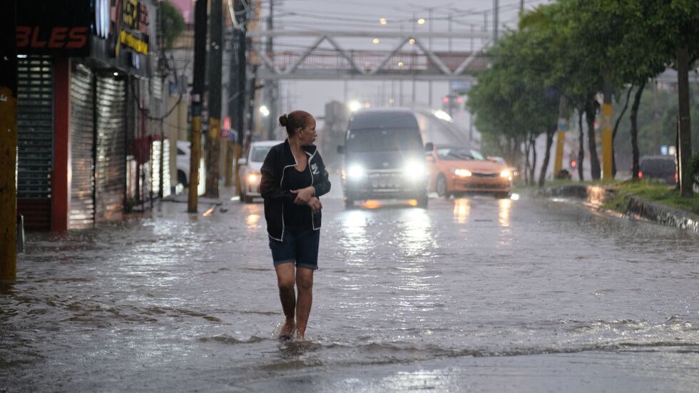Jetzt zieht der Wirbelsturm auf Jamaika zu.  