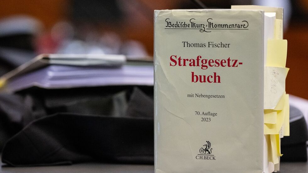 Wenn es nach dem Willen der Staatsanwaltschaft Braunschweig geht, sollen Vergewaltigungsvorwürfe gegen den Maddie-Verdächtigen in Göttingen neu verhandelt werden. (Archivbild) Wenn es nach dem Willen der Staatsanwaltschaft Braunschweig geht, sollen Vergewaltigungsvorwürfe gegen den Maddie-Verdächtigen in Göttingen neu verhandelt werden. (Archivbild)