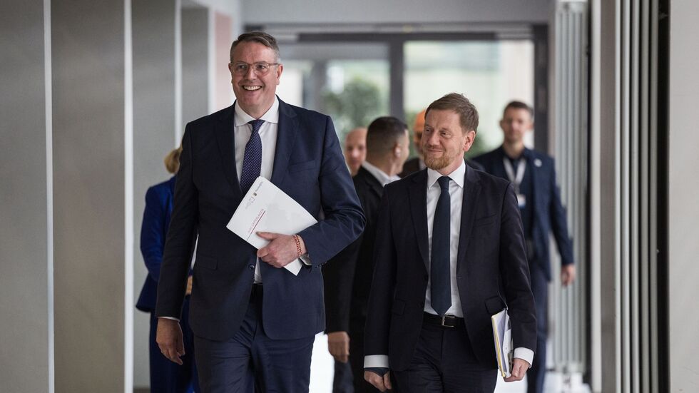 Der Vorsitzende der Ministerpräsidentenkonferenz Alexander Schweitzer (SPD) und sein Vize, Michael Kretschmer (CDU) sehen sich als «Möglichmacher». Der Vorsitzende der Ministerpräsidentenkonferenz Alexander Schweitzer (SPD) und sein Vize, Michael Kretschmer (CDU) sehen sich als «Möglichmacher».