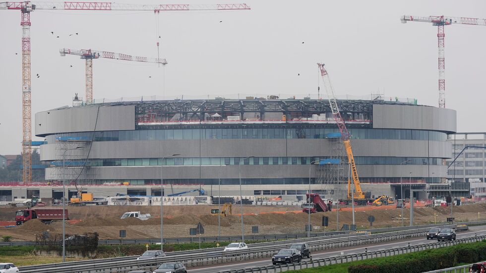 An der Eishockey-Arena wird noch gebaut.