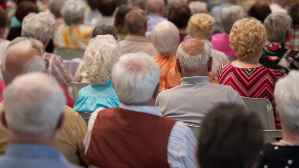 Seniorinnen und Senioren - der Bundestag lieferte sich einen Schlagabtausch über die Rente. Seniorinnen und Senioren - der Bundestag lieferte sich einen Schlagabtausch über die Rente.