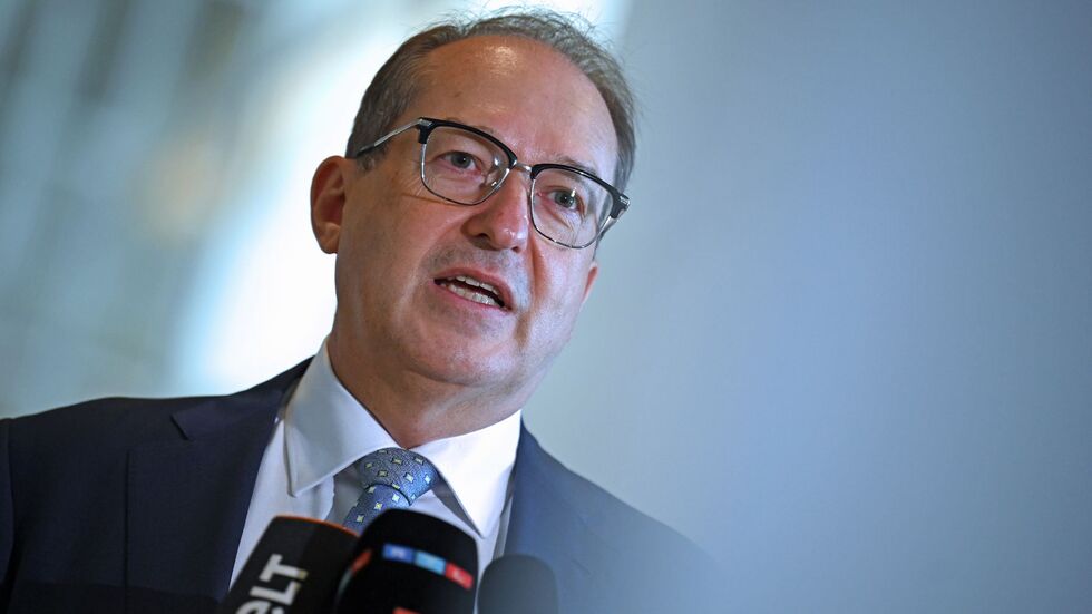 Innenminister Alexander Dobrindt warnt vor einer abstrakten Terrorgefahr. (Archivbild)