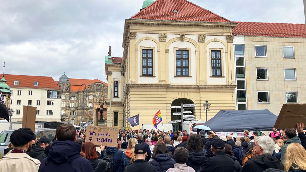In Magdeburg gingen am Samstag rund 300 Menschen auf die Straße.