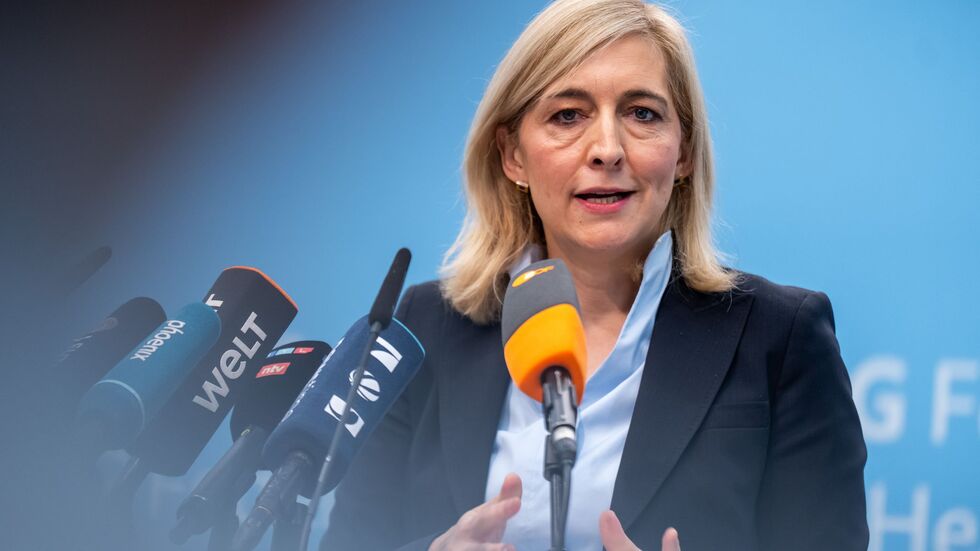 Nach Plänen von Ministerin Warken sollen die Beiträge stabil bleiben können. 