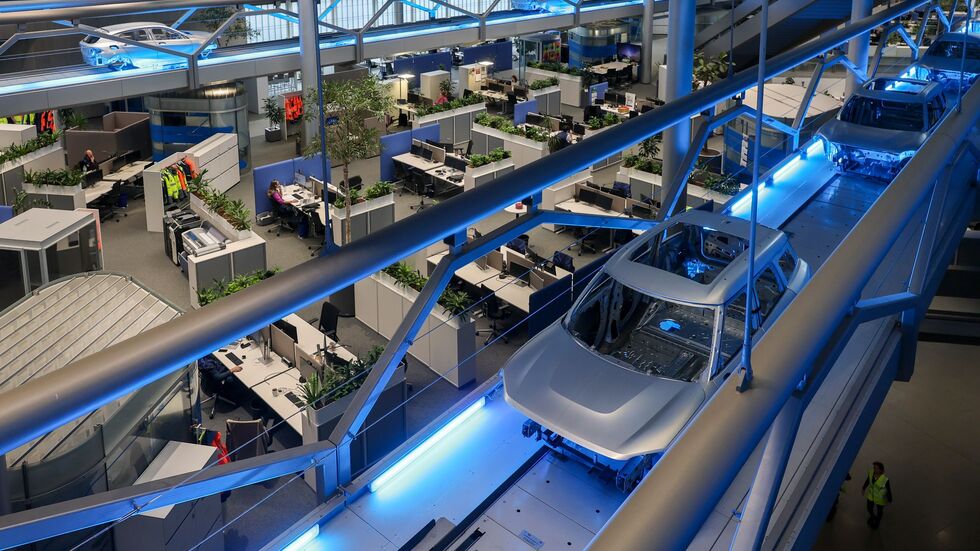 Im BMW-Werk Leipzig rollt seit 20 Jahren die Produktion – jetzt kündigt der Autobauer weitere Millioneninvestitionen an.