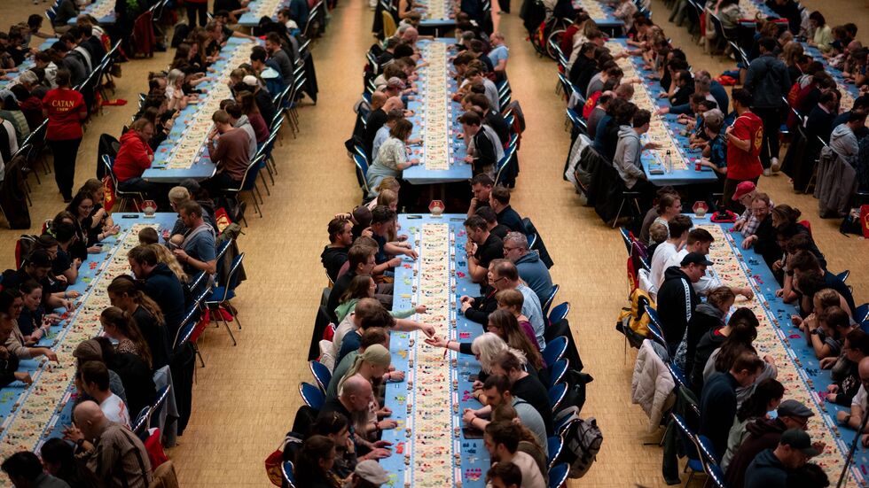 Dem Unternehmen Kosmos zufolge ist Catan binnen 30 Jahren mit vielen Erweiterungen mehr als 45 Millionen Mal in gut 100 Ländern verkauft worden.