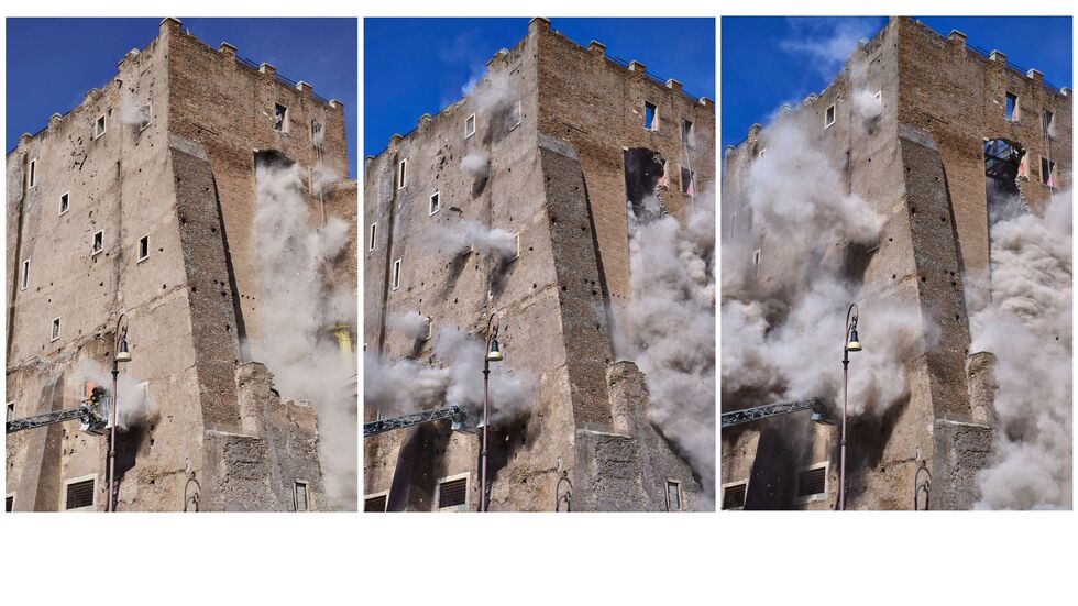 Mehrere Bauarbeiter wurden unter den Trümmern verschüttet.