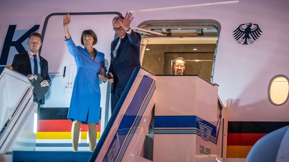 Die Mitreise von Merz' Frau Charlotte ist als seltene Geste der Freundschaft zu verstehen.