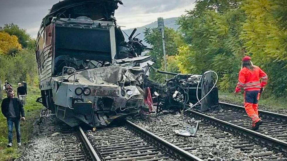 Der Zusammenstoß der beiden Personenzüge ereignete sich nahe dem Dorf Jablonov nad Turnou im Südosten der Slowakei, nahe der Grenze zu Ungarn.
