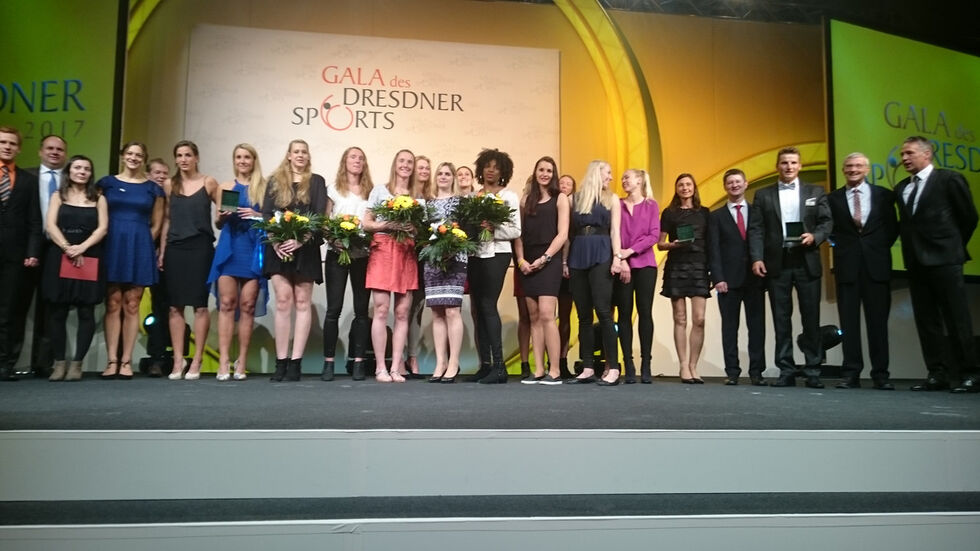 Die ausge­zeich­neten Sport­le­rinnen und Sportler des Jahres 2016 in Dresden. (Foto: Redak­tion)