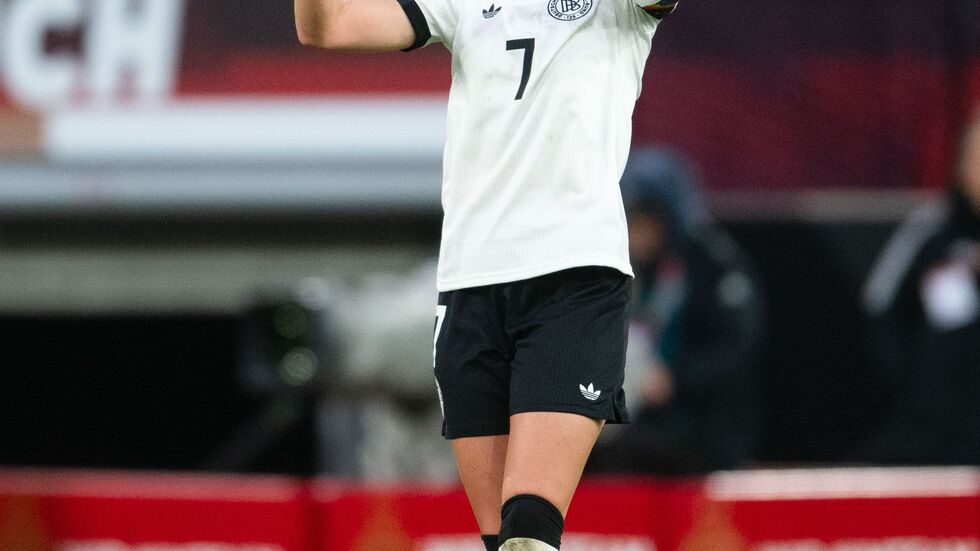 Kapitänin Giulia Gwinn möchte sich mit der deutschen Auswahl für die WM 2027 in Brasilien qualifizieren. (Archivbild)