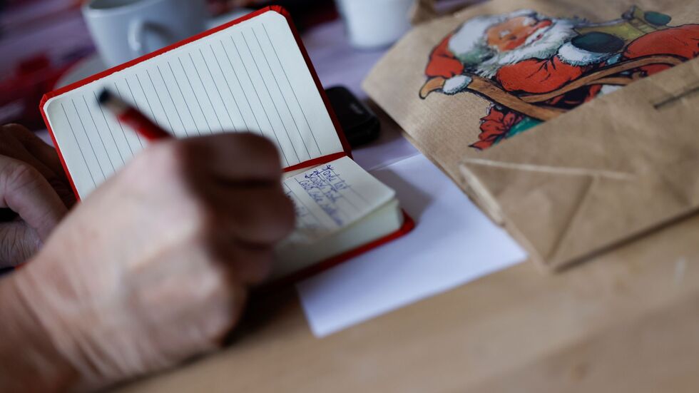 Alles mitnotieren: Das Weihnachtsmann-Seminar dauert mehrere Stunden. Alles mitnotieren: Das Weihnachtsmann-Seminar dauert mehrere Stunden.