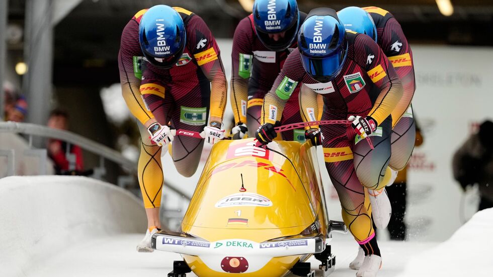 Francesco Friedrich holt im Viererbob mit Tim Becker, Alexander Schueller und Felix Straub den ersten Saisonsieg. Francesco Friedrich holt im Viererbob mit Tim Becker, Alexander Schueller und Felix Straub den ersten Saisonsieg.