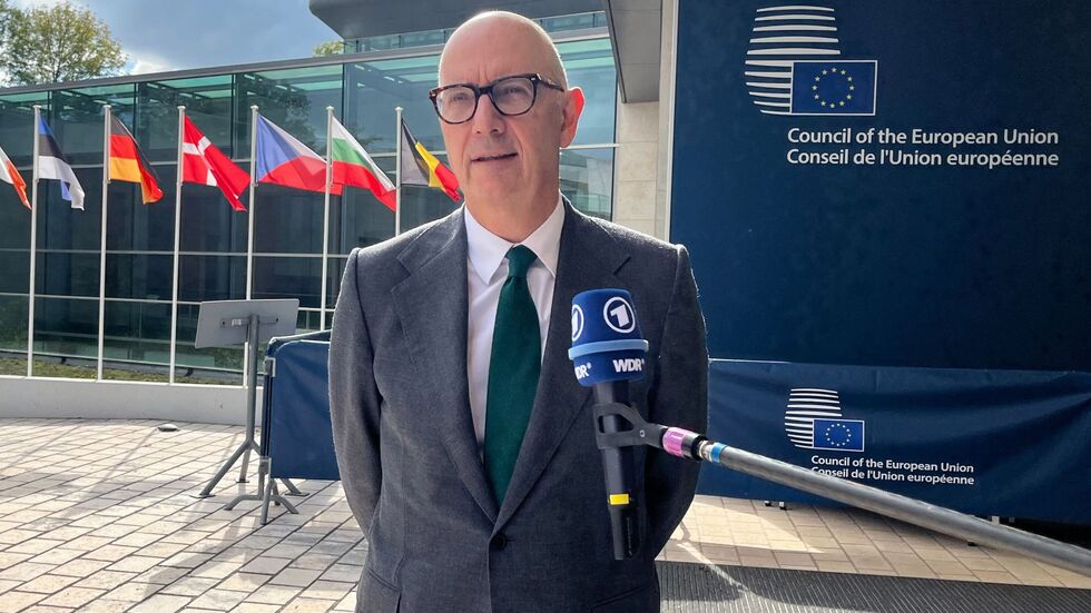 Der erst vor einer Woche ins Amt gekommene Roland Lescure bleibt Wirtschaftsminister (Archivbild).