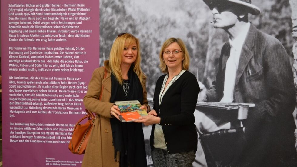 Sandra Hanisch (links) mit Petra Lewey. (c) Kunst­samm­lungen Zwickau Sandra Hanisch (links) mit Petra Lewey. (c) Kunstsammlungen Zwickau