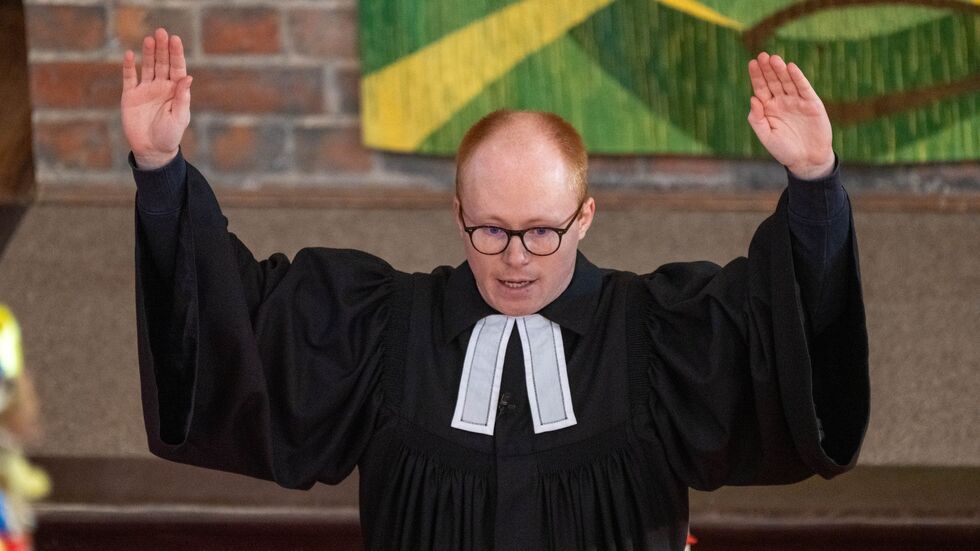 Vikar Tim Trabe leitete den Familiengottesdienst, mit dem am Sonntag des toten Fabian aus Güstrow gedacht wurde. Vikar Tim Trabe leitete den Familiengottesdienst, mit dem am Sonntag des toten Fabian aus Güstrow gedacht wurde.