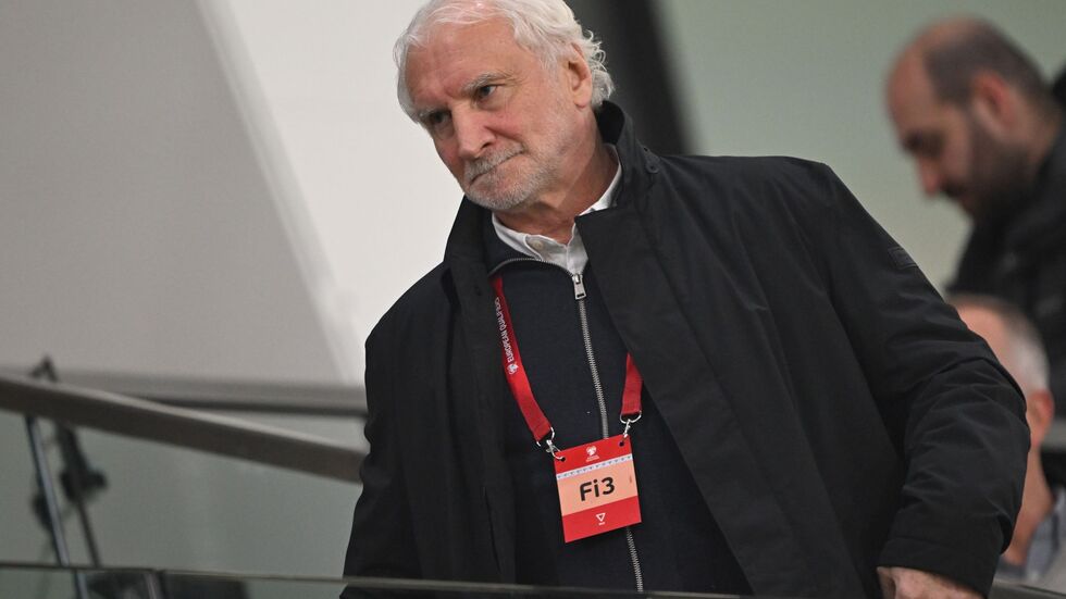 Rudi Völler kann nicht zufrieden sein mit der DFB-Elf. Rudi Völler kann nicht zufrieden sein mit der DFB-Elf.