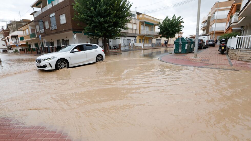 Ursache des heftigen Regens war die sogenannte Dana Alice gewesen. Ursache des heftigen Regens war die sogenannte Dana Alice gewesen.