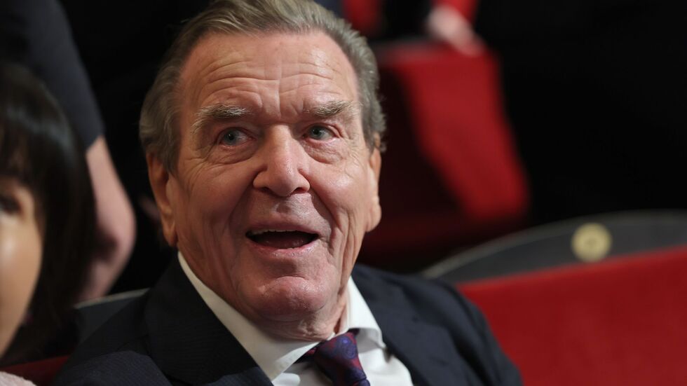 Ex-Kanzler Gerhard Schröder wird im Untersuchungsausschuss des Schweriner Landtags zur Erdgasleitung Nord Stream 2 als Zeuge befragt. (Archivbild)