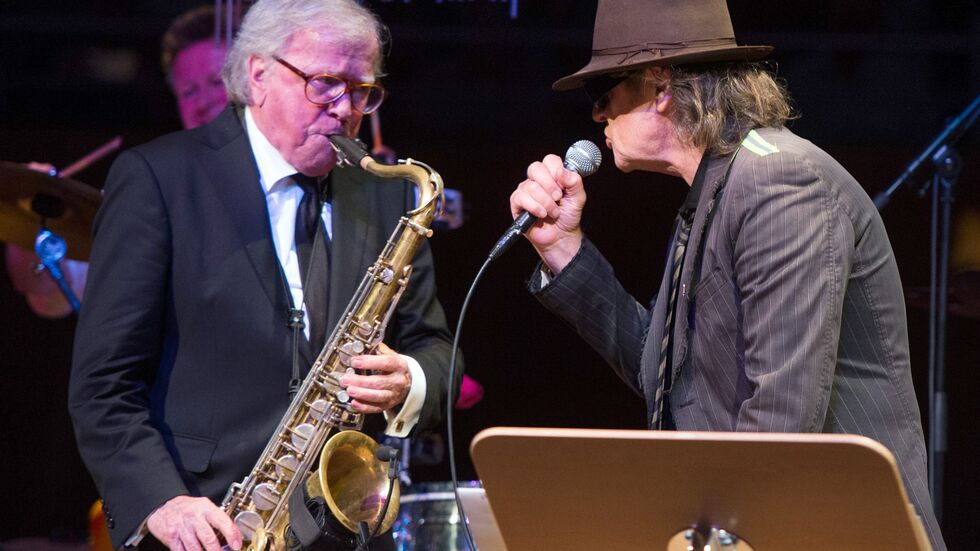  Saxophonist Klaus Doldinger machte auch mit Udo Lindenberg Musik - hier 2016 in Düsseldorf. (Archivbild)