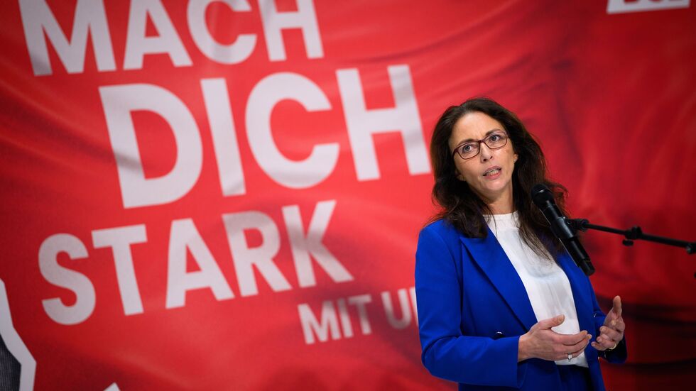 «Pushen ein Mini-Problem zu einem Mega-Thema hoch»: Gewerkschafterin Fahimi hält die Debatte ums Bürgergeld für absurd. (Archivbild) «Pushen ein Mini-Problem zu einem Mega-Thema hoch»: Gewerkschafterin Fahimi hält die Debatte ums Bürgergeld für absurd. (Archivbild)