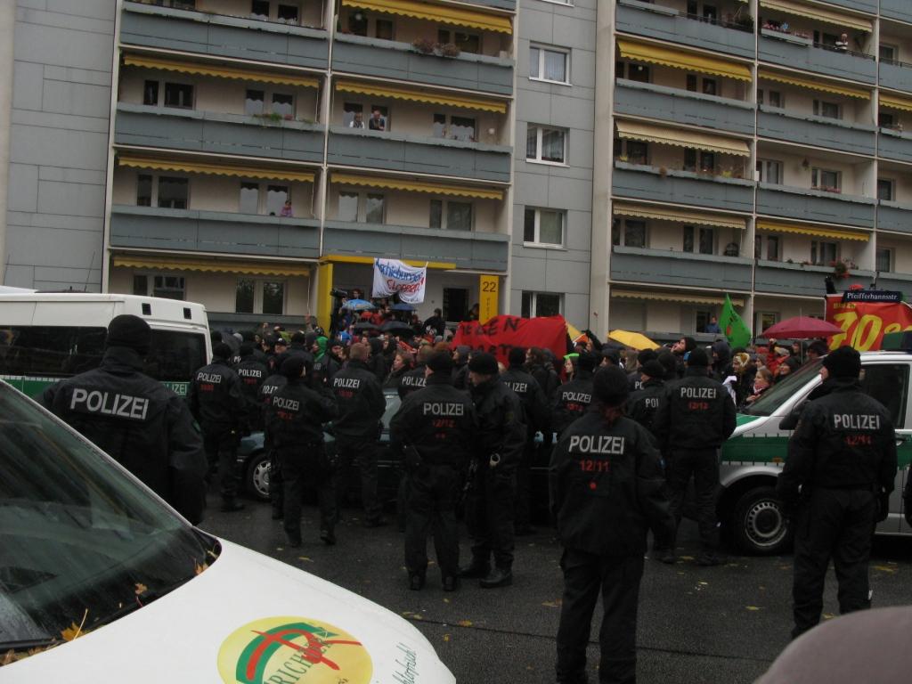 Gewalt tige Au einan der setzungen Bei NPD Demo Am Sachsenplatz Radio 