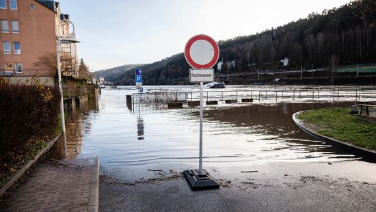 Hochwasser der Elbe in der Sächsischen Schweiz (27.12.23)