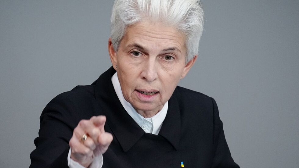 Marie-Agnes Strack-Zimmermann (FDP), hat die Entscheidung für die Lieferung von Kampfpanzern an die Ukraine begrüßt. 