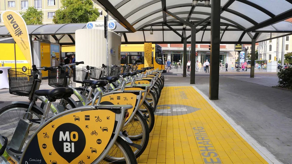 Es wird wieder ein wenig gelber auf Dresdens Straßen: Die DVB weiten ihr MOBI-Angebot aus.