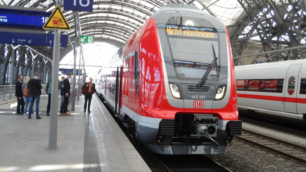 So sehen die neuen Triebköpfe des Typ TWINDEXX aus. Hier aufgenommen bei einer Probefahrt durch den Dresdner Hauptbahnhof (Foto: VVO/Arnhold)