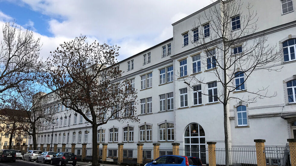Die alte f6-Fabrik in Striesen wurde teils schon zu Wohnungen umgebaut, schließt nun ganz ihre Tore. 