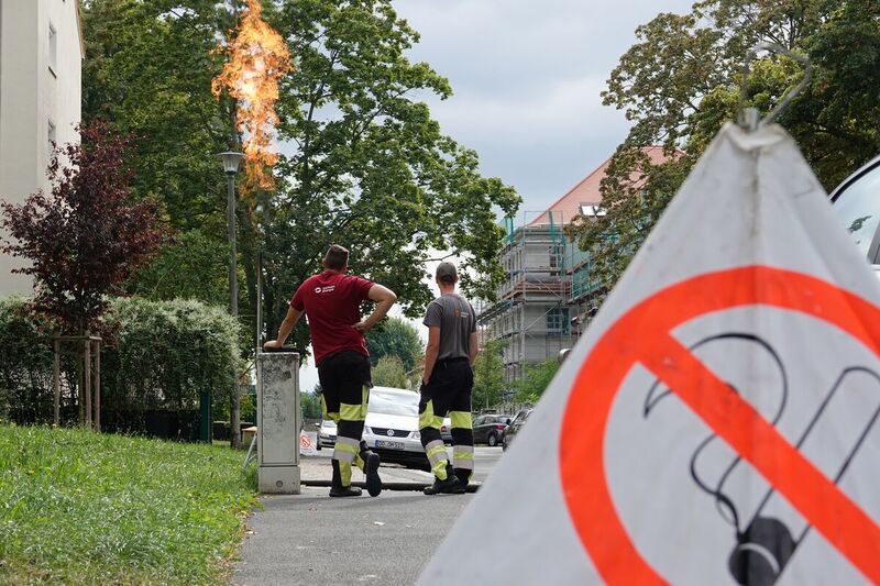 Die Gasleitung wird kontrolliert entleert.