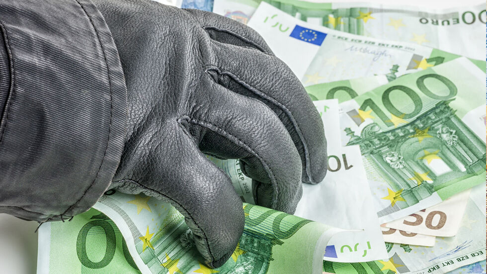 Und weg: Unbekannte haben Menschen aus Dresden und Radebeul um ihr Geld erleichtert. (Symbolbild) Und weg: Unbekannte haben Menschen aus Dresden und Radebeul um ihr Geld erleichtert. (Symbolbild)