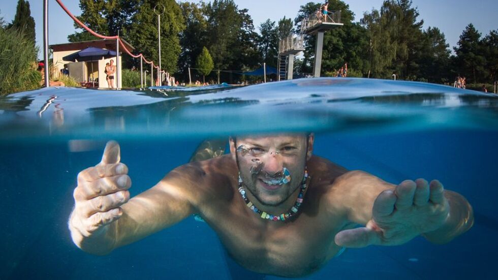 Die Dresdner können wieder unter freien Himmel abtauchen. (Symbolbild) Die Dresdner können wieder unter freien Himmel abtauchen. (Symbolbild)