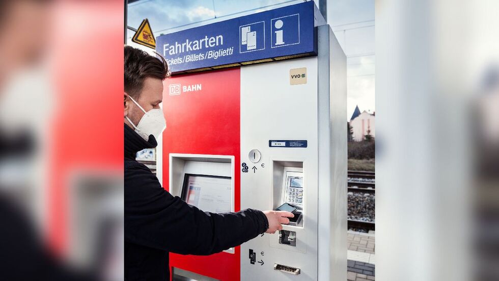 Das bargeldlose Zahlen für Fahrscheine wird bereits oft von Kunden genutzt. (Symbolbild)