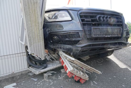 Die Höhe des Sachschadens steht noch nicht fest.