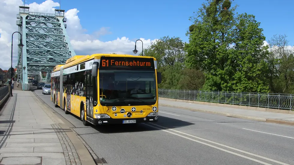 In Dresden fahren wieder mehr Busse. (Symbolbild)