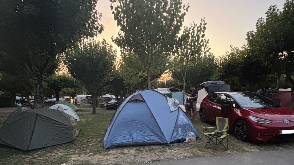 Gezeltet wurde auf Campingplätzen in Pisa der am Gardasee