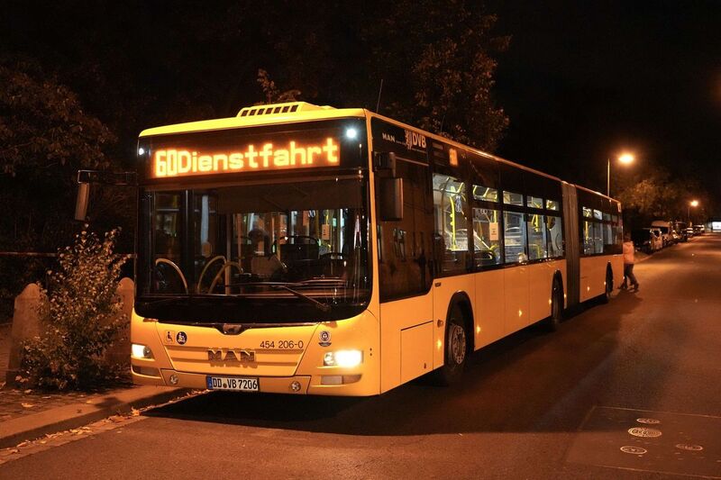 In Bussen wie diesen können sich die Anwohner wärmen.